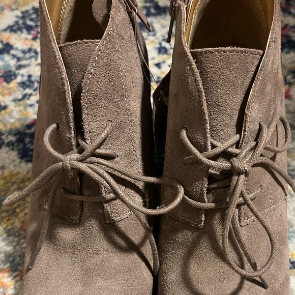 Lucky Brand Light Tan Suede Booties - Never Been Worn - Picture 10 of 11